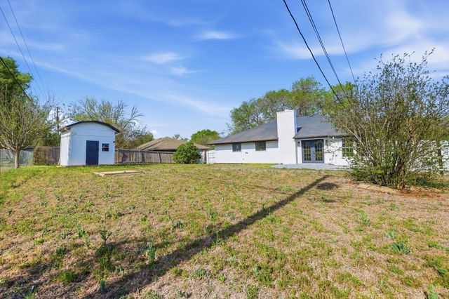 1509 Parkview LN, San Marcos, TX 78666