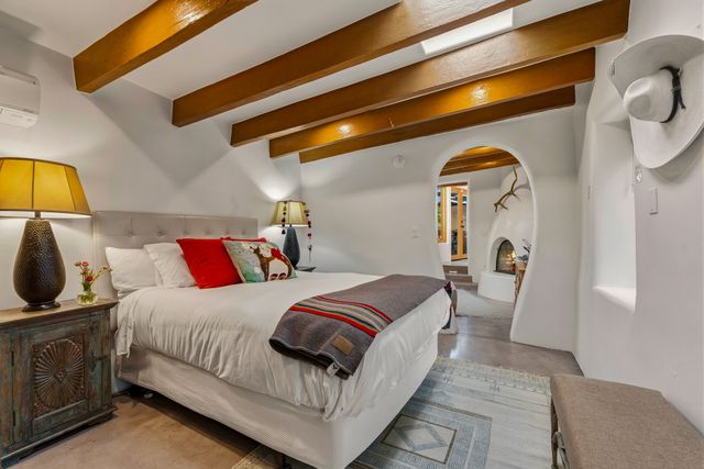 942 Canyon A & B, Santa Fe, NM 87501