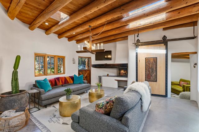 942 Canyon A & B, Santa Fe, NM 87501