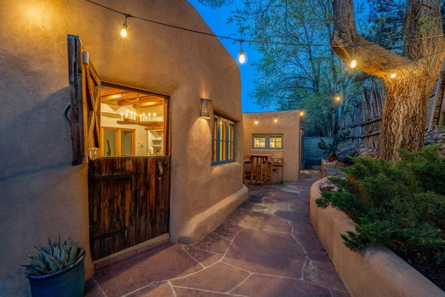942 Canyon A & B, Santa Fe, NM 87501
