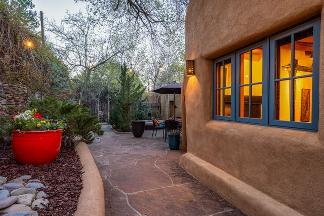 942 Canyon A & B, Santa Fe, NM 87501