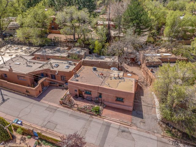 942 Canyon A & B, Santa Fe, NM 87501