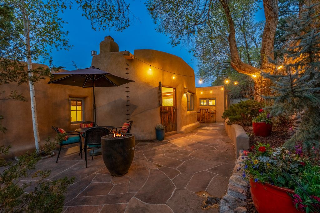 942 Canyon A & B, Santa Fe, NM 87501
