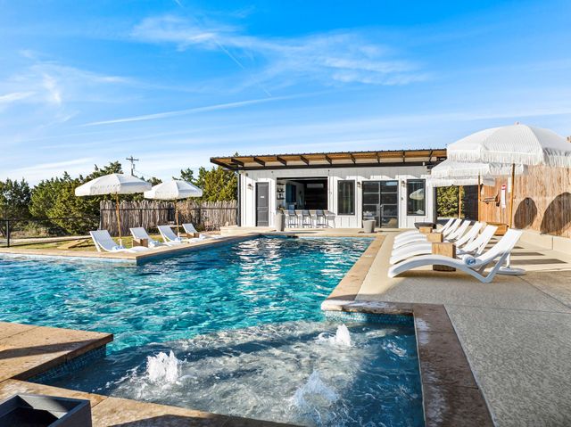 1293 Harmon Hills RD, Dripping Springs, TX 78620