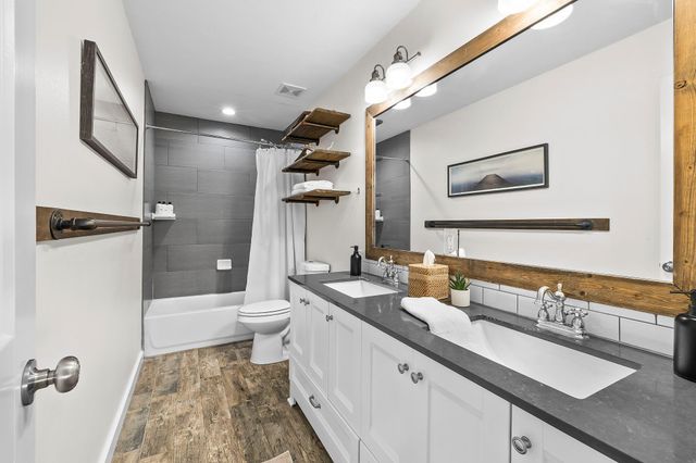 1293 Harmon Hills RD, Dripping Springs, TX 78620