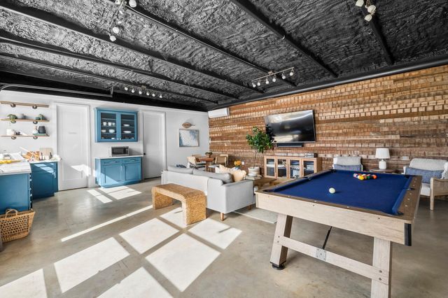 1293 Harmon Hills RD, Dripping Springs, TX 78620