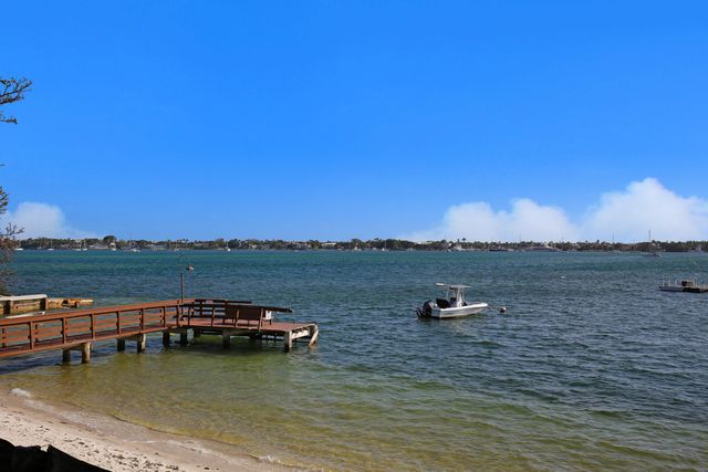 5600 N Flagler Drive 605, West Palm Beach, FL 33407
