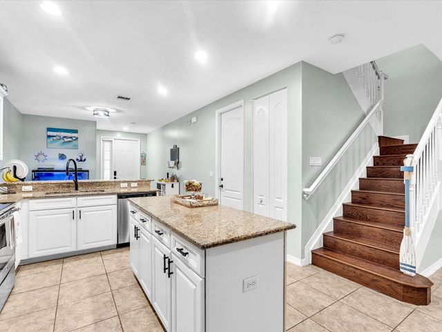 7758 SW 52nd Place 7758, Davie, FL 33328