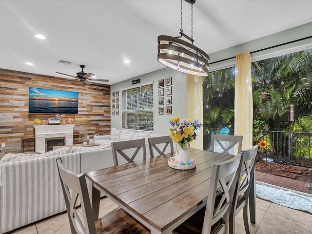 7758 SW 52nd Place 7758, Davie, FL 33328