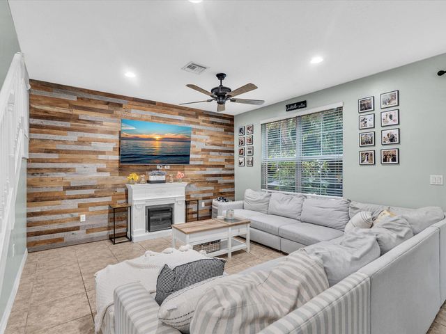 7758 SW 52nd Place 7758, Davie, FL 33328