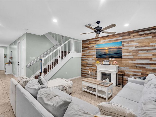 7758 SW 52nd Place 7758, Davie, FL 33328