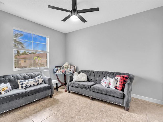 7758 SW 52nd Place 7758, Davie, FL 33328