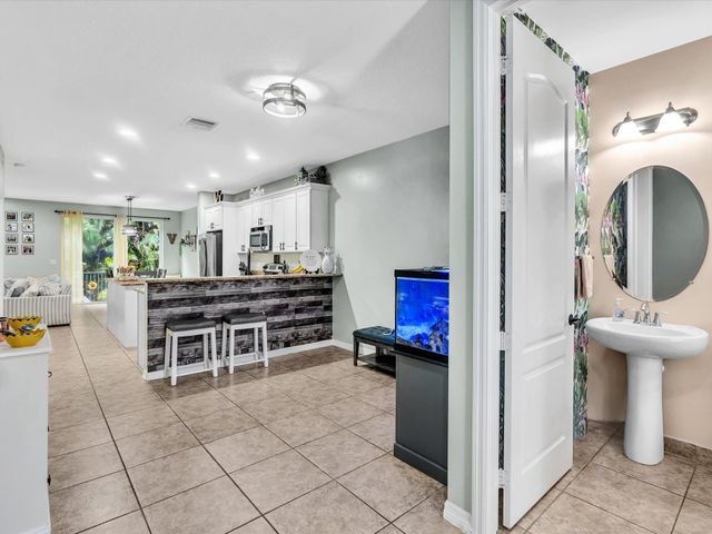 7758 SW 52nd Place 7758, Davie, FL 33328