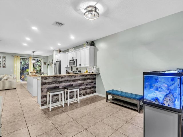 7758 SW 52nd Place 7758, Davie, FL 33328