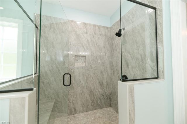 115 Osborn LN, Seaford, VA 23696