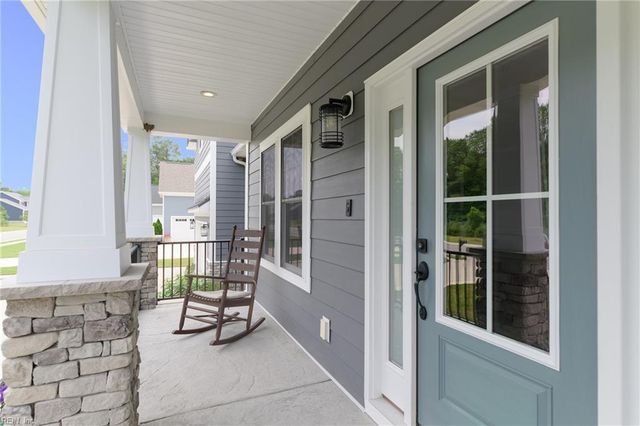 115 Osborn LN, Seaford, VA 23696