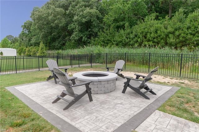115 Osborn LN, Seaford, VA 23696