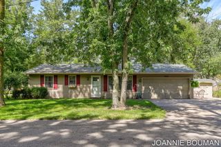 1323 Floral Street, Holland City, MI 49423