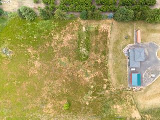 1277 Sw 11TH St, Dundee, OR 97115