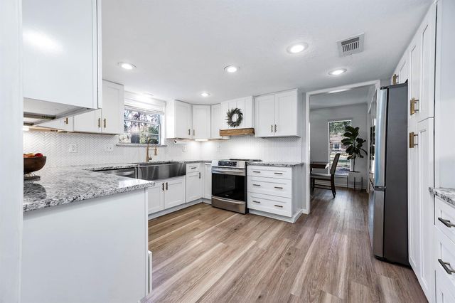 26715 Maplewood Drive, Spring, TX 77386