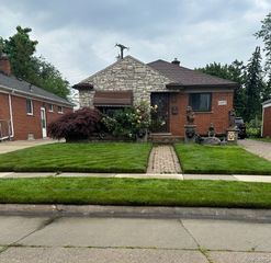 18027 Curtain Avenue, Eastpointe, MI 48021