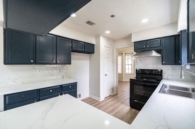9107 Belle Glen Drive, Houston, TX 77099
