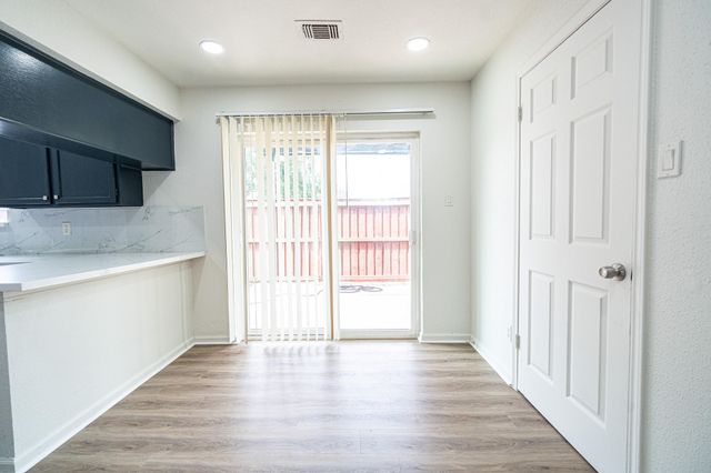 9107 Belle Glen Drive, Houston, TX 77099