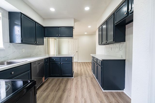 9107 Belle Glen Drive, Houston, TX 77099