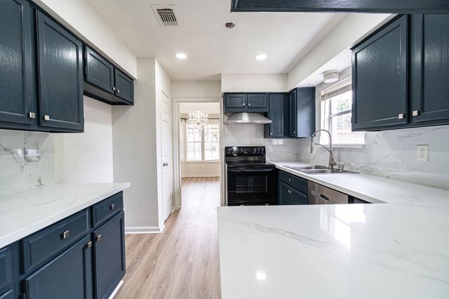 9107 Belle Glen Drive, Houston, TX 77099