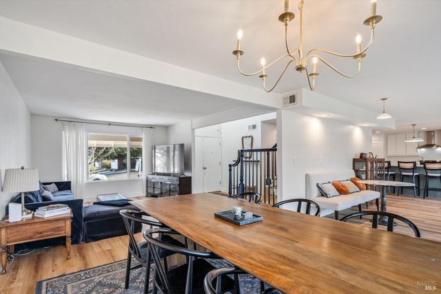 2594 Vine Hill Dr, Napa, CA 94558