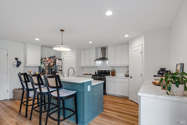 2594 Vine Hill Dr, Napa, CA 94558