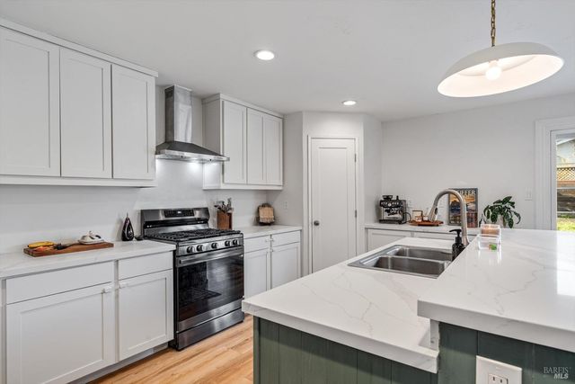 2594 Vine Hill Dr, Napa, CA 94558