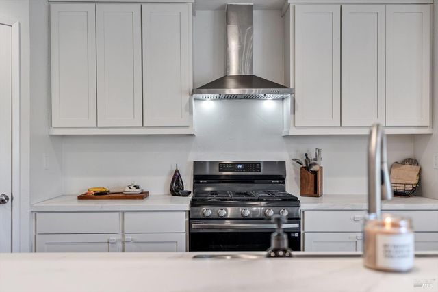 2594 Vine Hill Dr, Napa, CA 94558