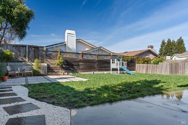 2594 Vine Hill Dr, Napa, CA 94558