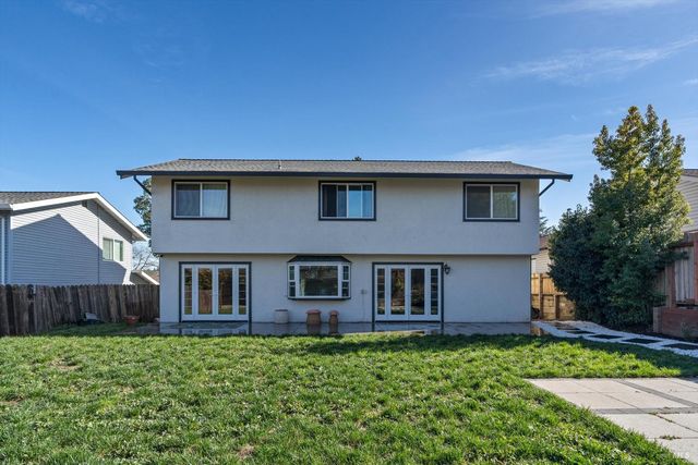 2594 Vine Hill Dr, Napa, CA 94558