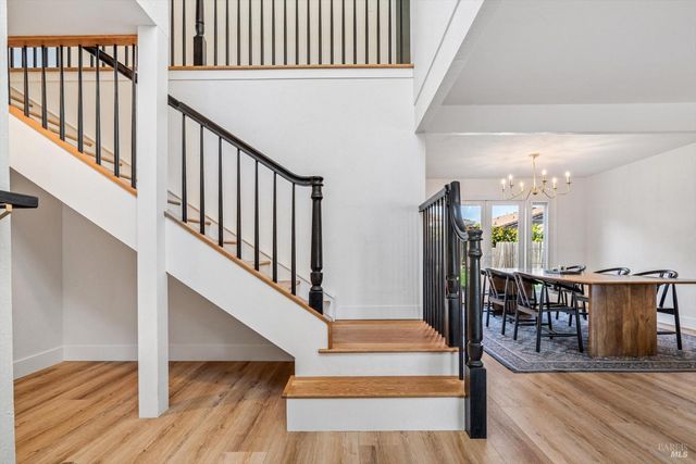 2594 Vine Hill Dr, Napa, CA 94558