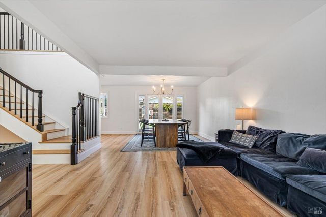 2594 Vine Hill Dr, Napa, CA 94558