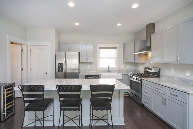 607 Centerpoint Ln, Nashville, TN 37209