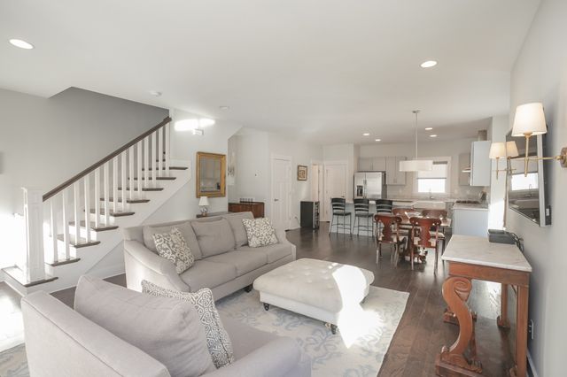 607 Centerpoint Ln, Nashville, TN 37209