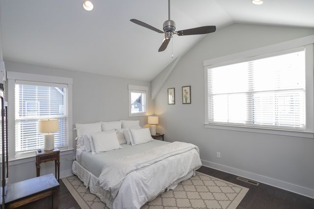 607 Centerpoint Ln, Nashville, TN 37209