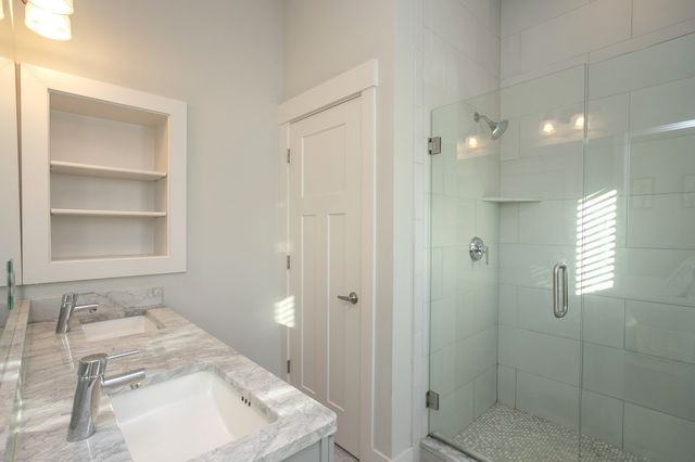 607 Centerpoint Ln, Nashville, TN 37209