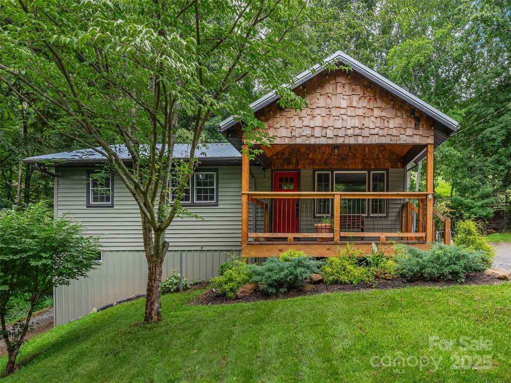 377 Plott Mountain Road, Waynesville, NC 28786