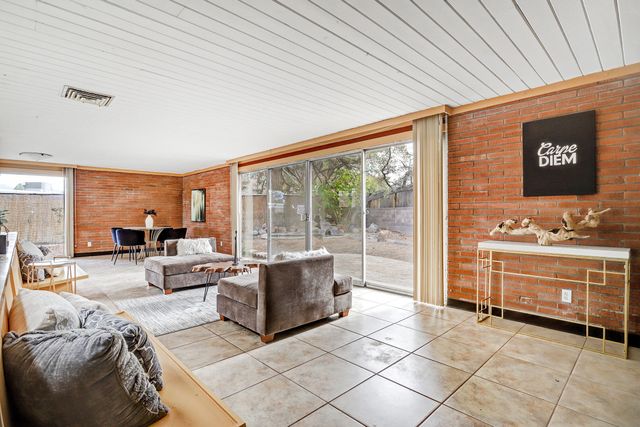 4818 Royene Avenue NE, Albuquerque, NM 87110