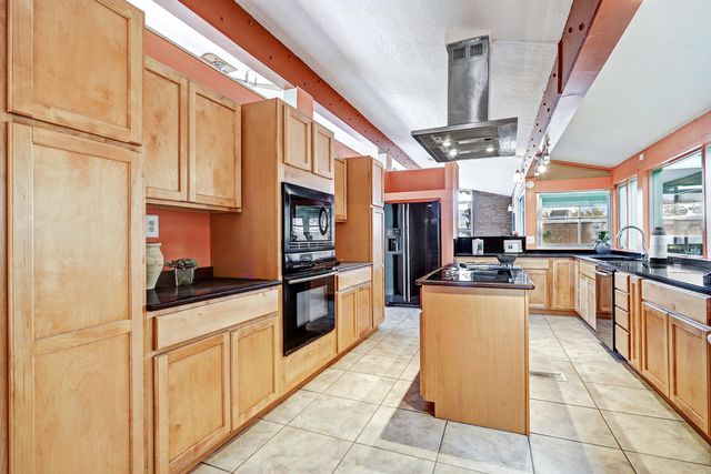 4818 Royene Avenue NE, Albuquerque, NM 87110