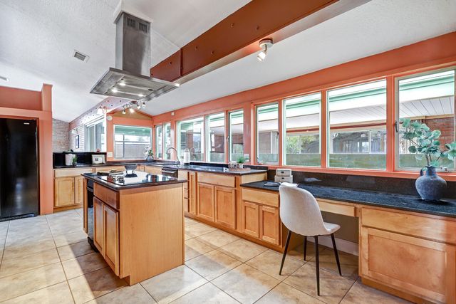 4818 Royene Avenue NE, Albuquerque, NM 87110