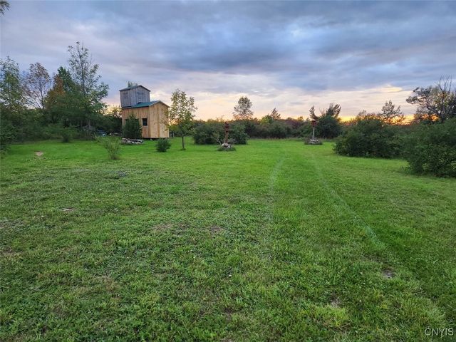 208 River Road, Hammond, NY 13646