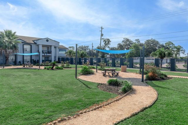 3802 Nasa Parkway 116, Seabrook, TX 77586