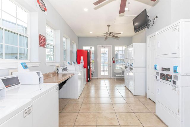 3802 Nasa Parkway 116, Seabrook, TX 77586
