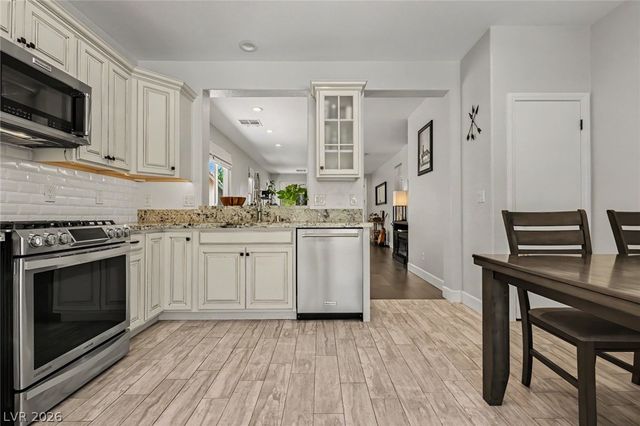 3237 Ridgecliff Street, Las Vegas, NV 89129