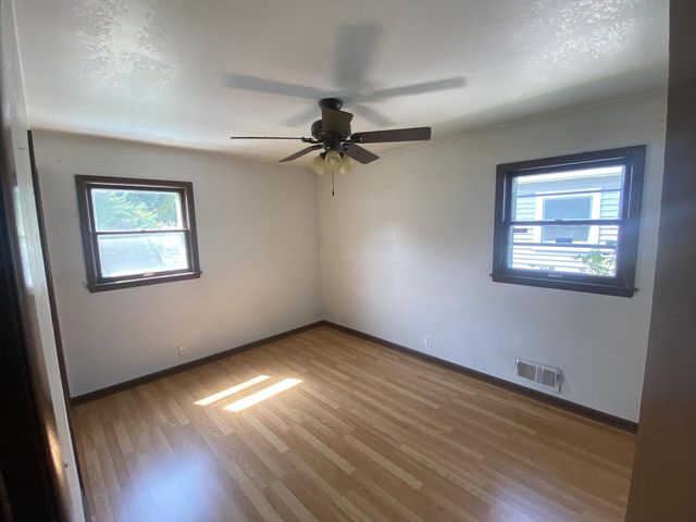 3409 W Wilbur AVENUE, Greenfield, WI 53221